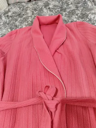 Bata de casa rosa