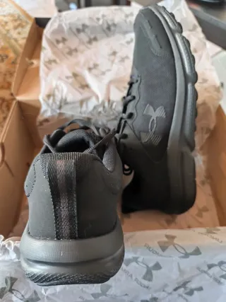 Zapatillas Under Armour Talla 45 Negras/Gris