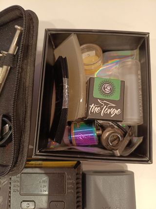 Kit Accesorios: Baterias, Cargador, Herramientas