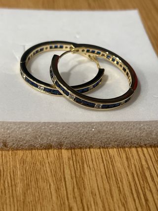 Pendientes argolla laminado 14K con zafiros
