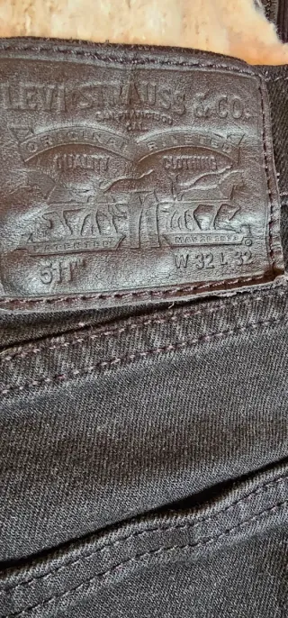 Pantalón Levis Negro.