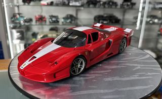 Ferrari FXX Hot Wheels escala 1:18