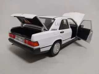 Maqueta Mercedes 190 E Norev Escala 1:18