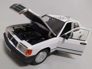 Maqueta Mercedes 190 E Norev Escala 1:18
