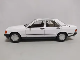 Maqueta Mercedes 190 E Norev Escala 1:18