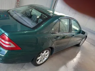 Mercedes-Benz c220 2001