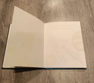 El Universo: Cuento para leer a oscuras