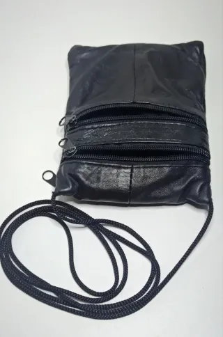 Bolso pequeño de piel negro