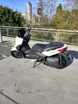 Yamaha Xmax 400
