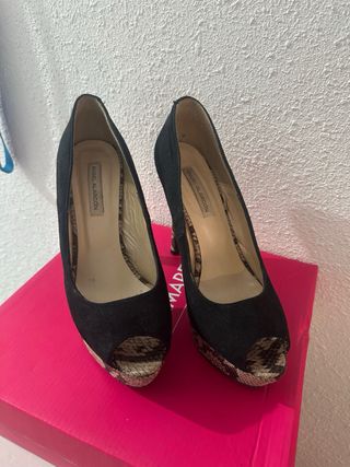 Zapatos de fiesta negros y multicolor