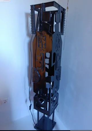 Lámpara de pie moderna negra