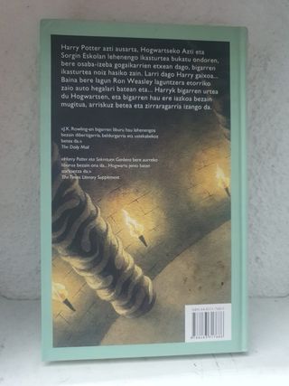 Harry Potter eta sekretuen ganbera (Basque Edit...