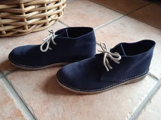 Zapatos niño ante azul marino