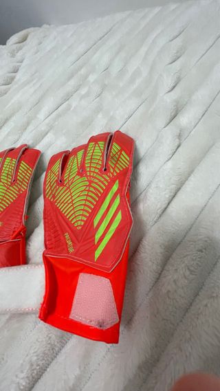 Guantes portero Adidas Predator rojos