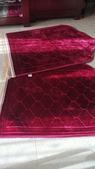 Alfombras de terciopelo granate nuevas