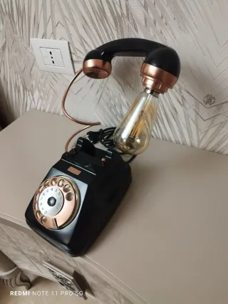Lampada design telefono vintage