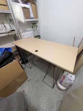 Mesa de escritorio madera y metal