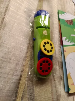 Proyector Dinosaurios Science4you + Libro