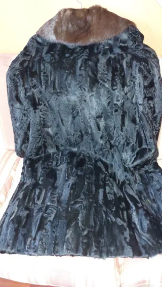 Abrigo piel astracán mujer largo