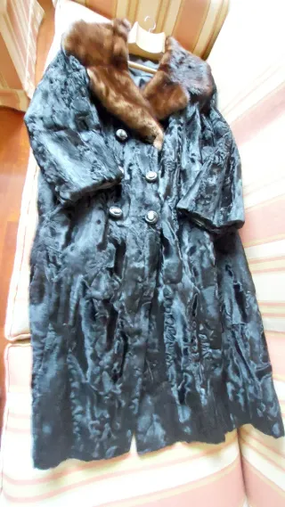 Abrigo piel astracán mujer largo