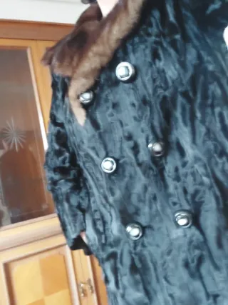 Abrigo piel astracán mujer largo