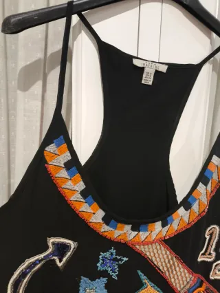 Camisa de verano negra con bordados