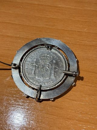 Broche con moneda Alfonso XIII 1888, ENMARCADA