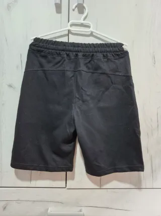 Pantalones cortos Essentials de varios colores