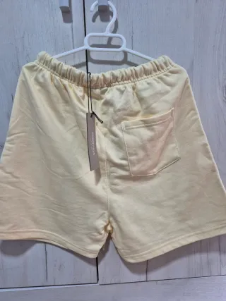 Pantalones cortos Essentials de varios colores