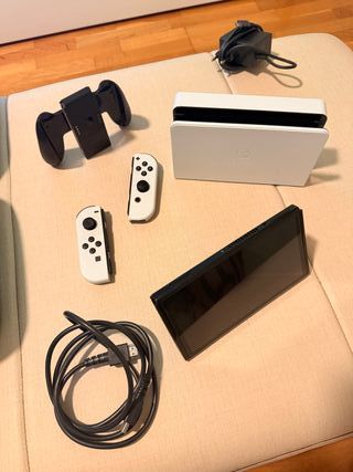 Nintendo Switch OLED Blanca y Negra con juegos