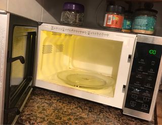 Microondas Whirlpool Negro y gris  cook 25