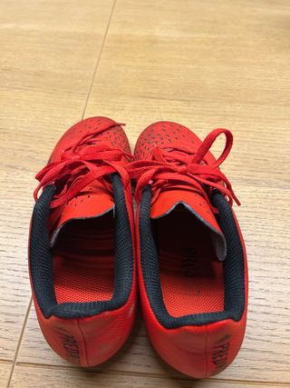 Zapatillas de fútbol rojas
