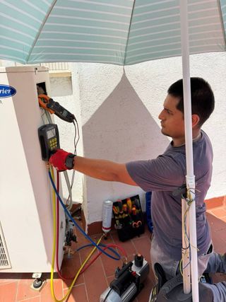 LAVADORA NEVERA LAVAVAJILLAS SECADORA TECNICO