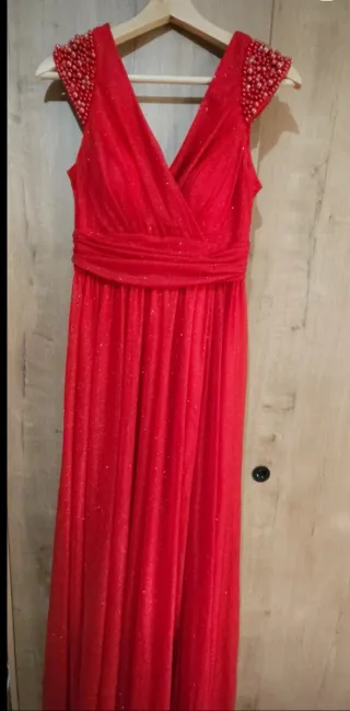 Vestido de fiesta rojo brillante