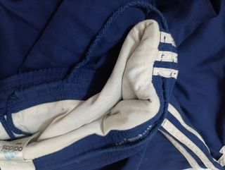 Pantalones Adidas Azules con detalle