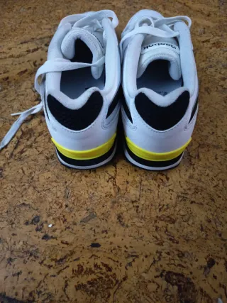 Zapatillas Reebok Talla 40 Blancas y Negras