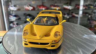 Ferrari F50 HotWheels escala 1:18
