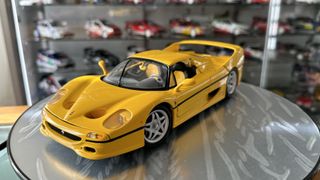 Ferrari F50 HotWheels escala 1:18