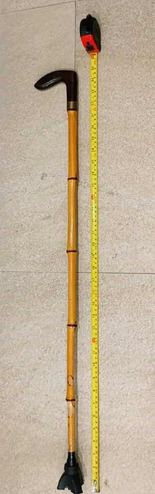 BASTÓN DE MADERA PARA MAYORES CON TACO D SEGURIDAD