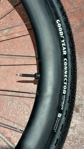 Rueda Gravel completa de Carbono