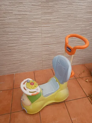 Correpasillos Chicco con Asiento y Volante