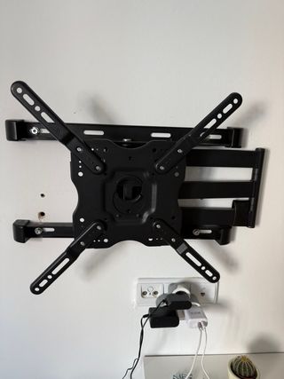 Soporte Pared TV hasta 70 pulgadas. Negro.