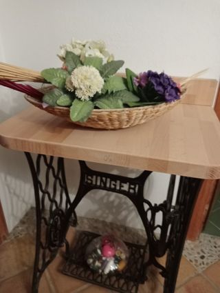 Consola o mueble auxiliar.
