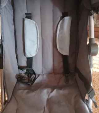 Silla de paseo bebé gris