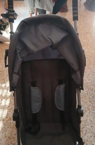 Silla de paseo bebé gris