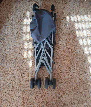 Silla de paseo bebé gris