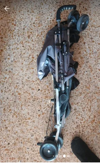 Silla de paseo bebé gris