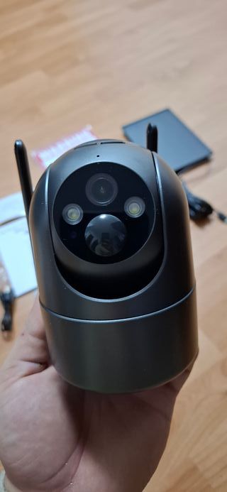 Cámara Seguridad Pan Tilt Solar WiFi