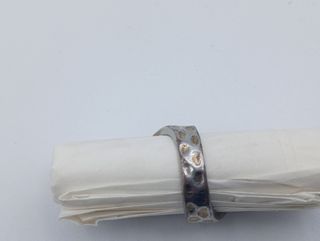 Anillo en espiral dorado