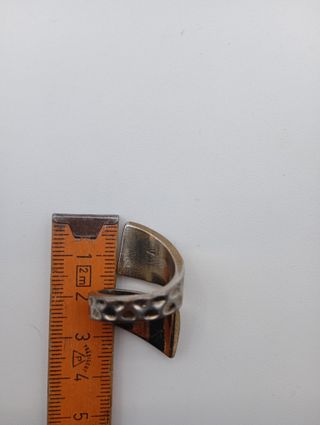 Anillo en espiral dorado